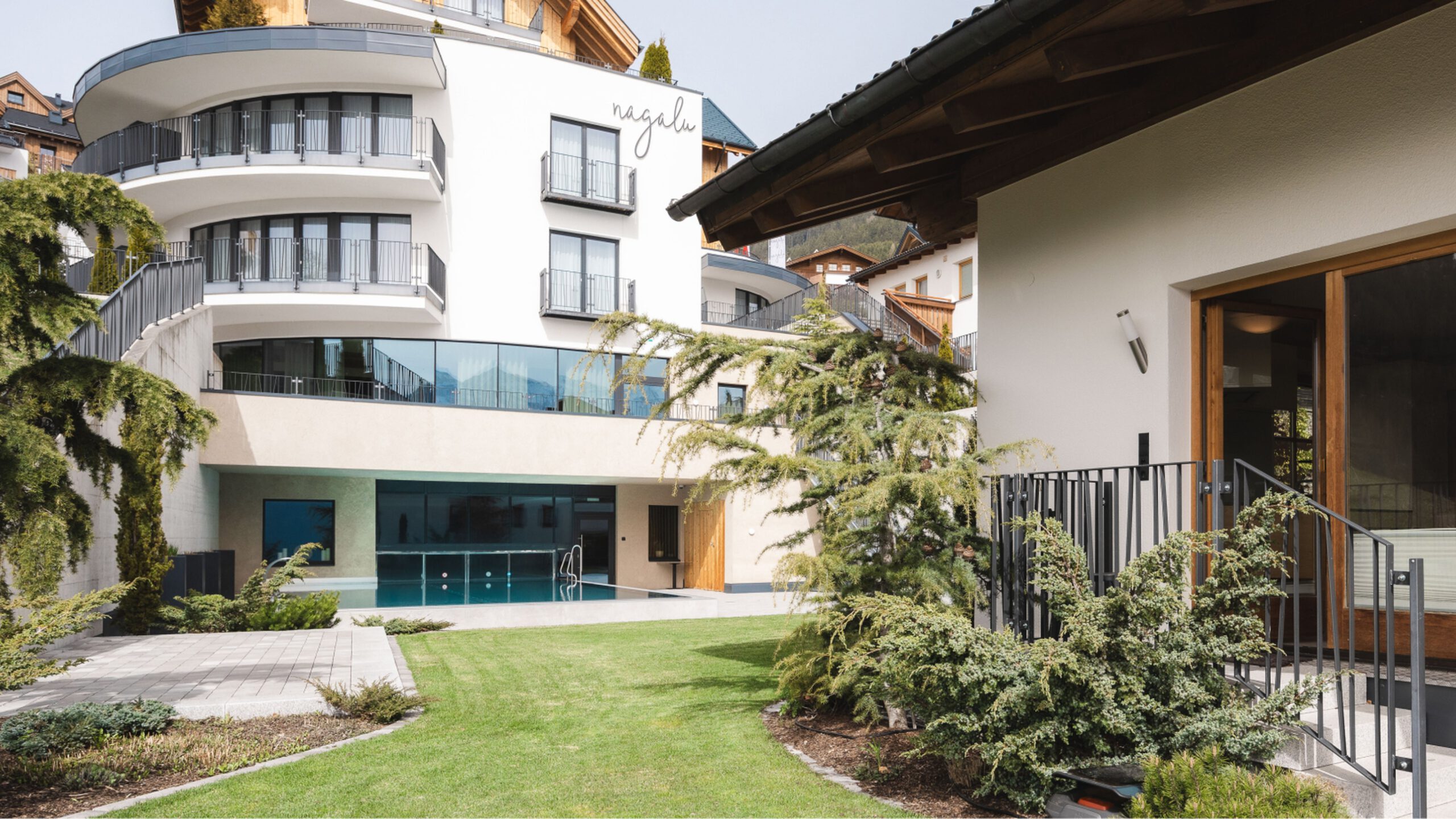Fiss - Flora Apartments